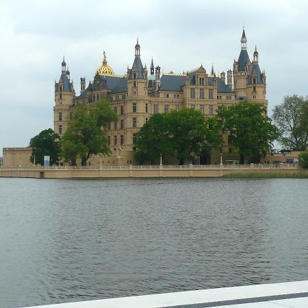 Hotel und Restaurant Rabennest am Schweriner See Raben Steinfeld Exterior foto